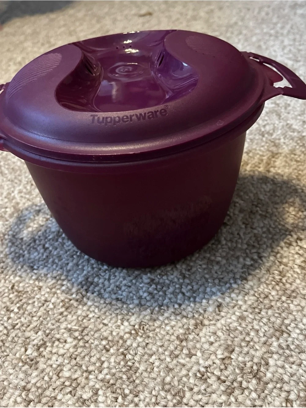Tupperware Deep Purple Microwave rice cooker 2.2 L w/ Lid